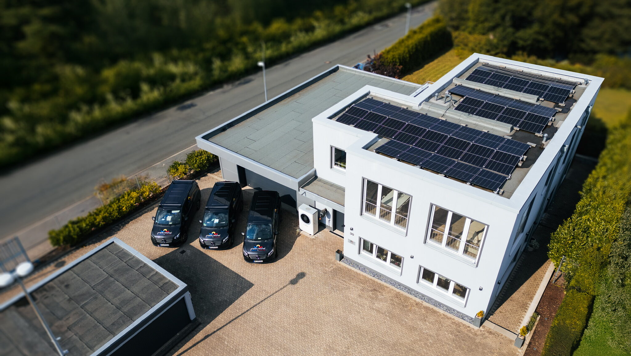 Reichel Sanitär - Außenansicht-Gelände